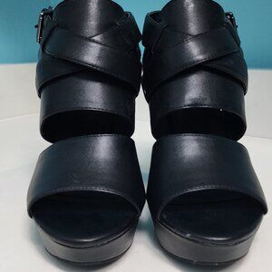Simply Vera Wang Black Faux Leather Heels Sz 9